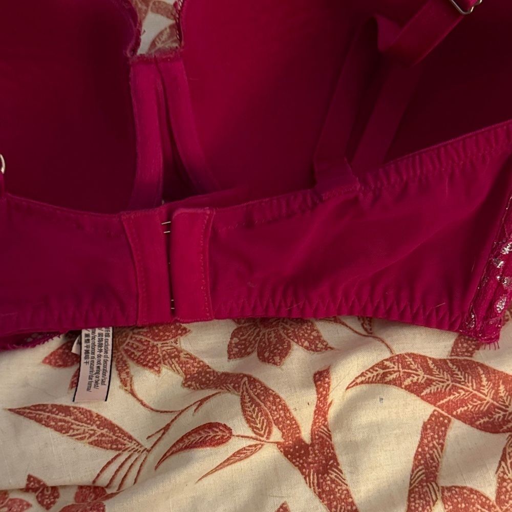 Elegant Lace Women's Bra Set - Red, White, and Pink - Picture 12 of 13